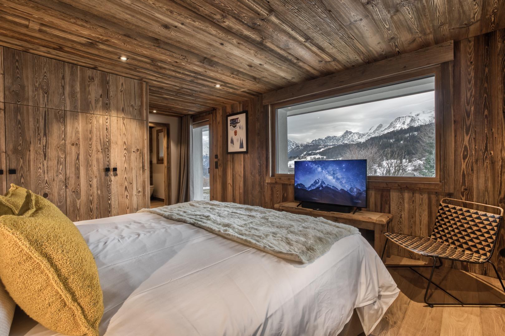 L'une des suite Master bedrooms disposant d'une magnifique vue sur le mont blanc.